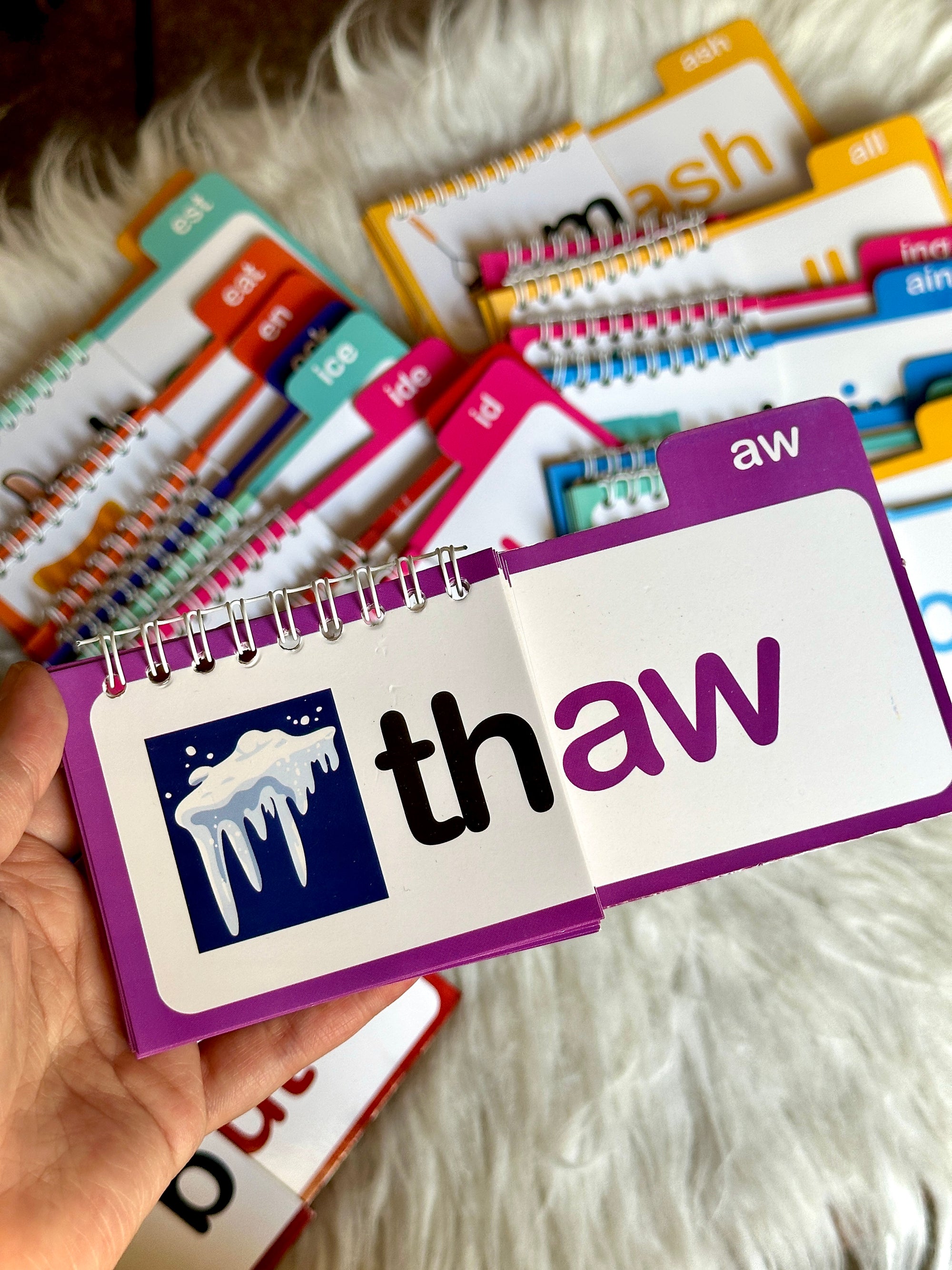 30 Read and Rhyme Flip Books - 300 Words Phonics Set